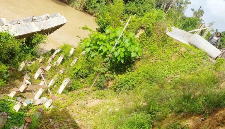 Ambrol, Pembangunan Siring di Desa Lumpangi ‘Seumur Jagung’